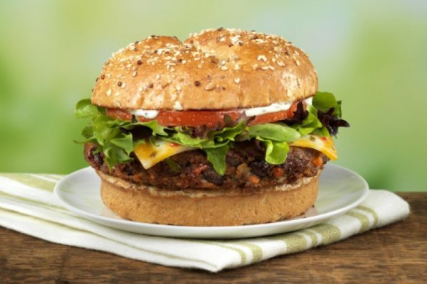 Wendy's is Testing a Black Bean Vegetarian Burger in Select States & More News